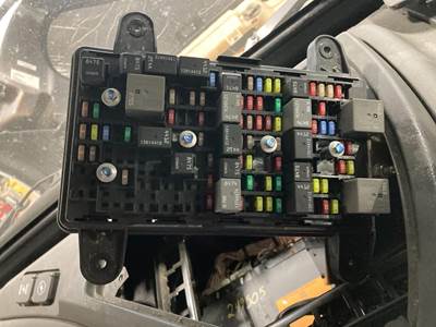 Volvo VNR Fuse Box