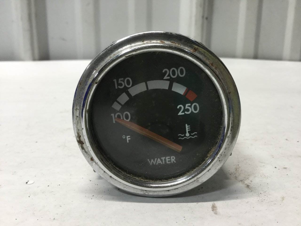 2000 Freightliner FLD112SD Gauge For Sale Sioux Falls, SD A2239570