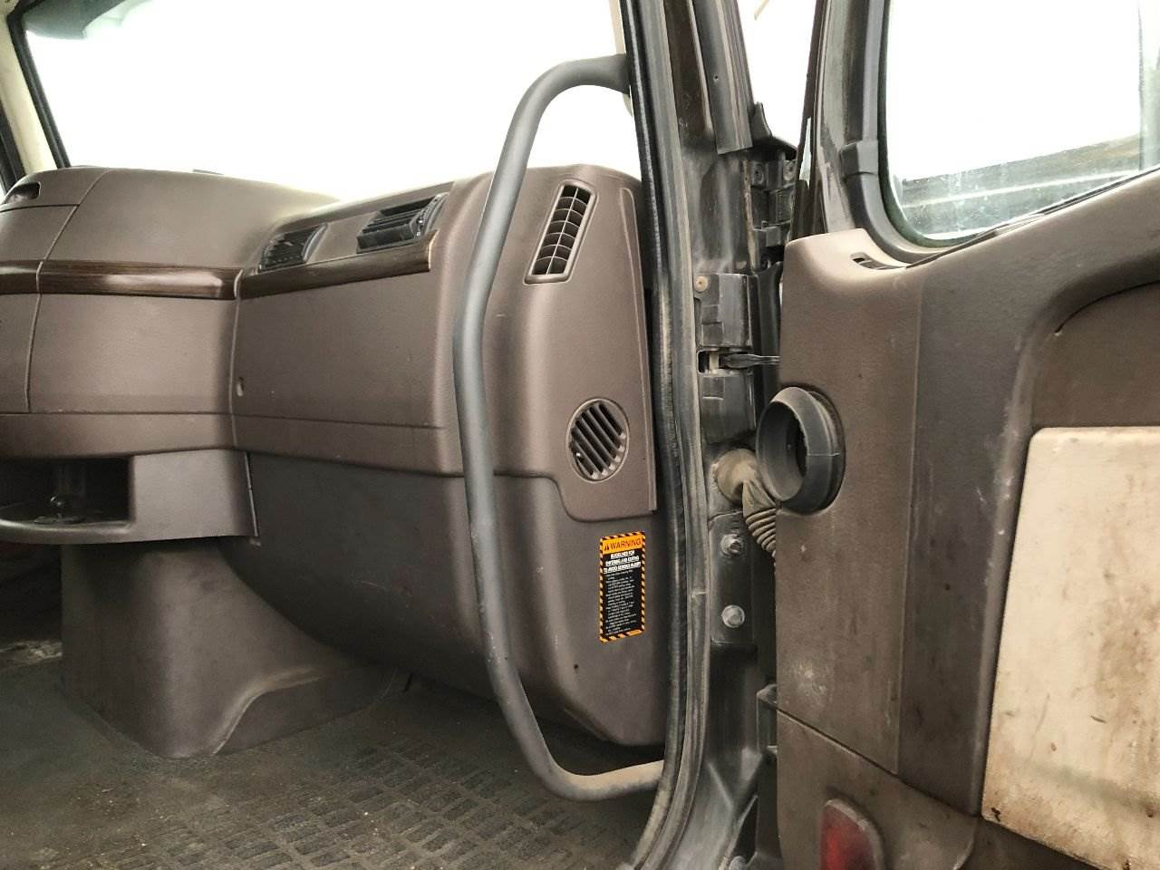 2013 Volvo VNL Grab Handle For Sale Council Bluffs, IA 25358458