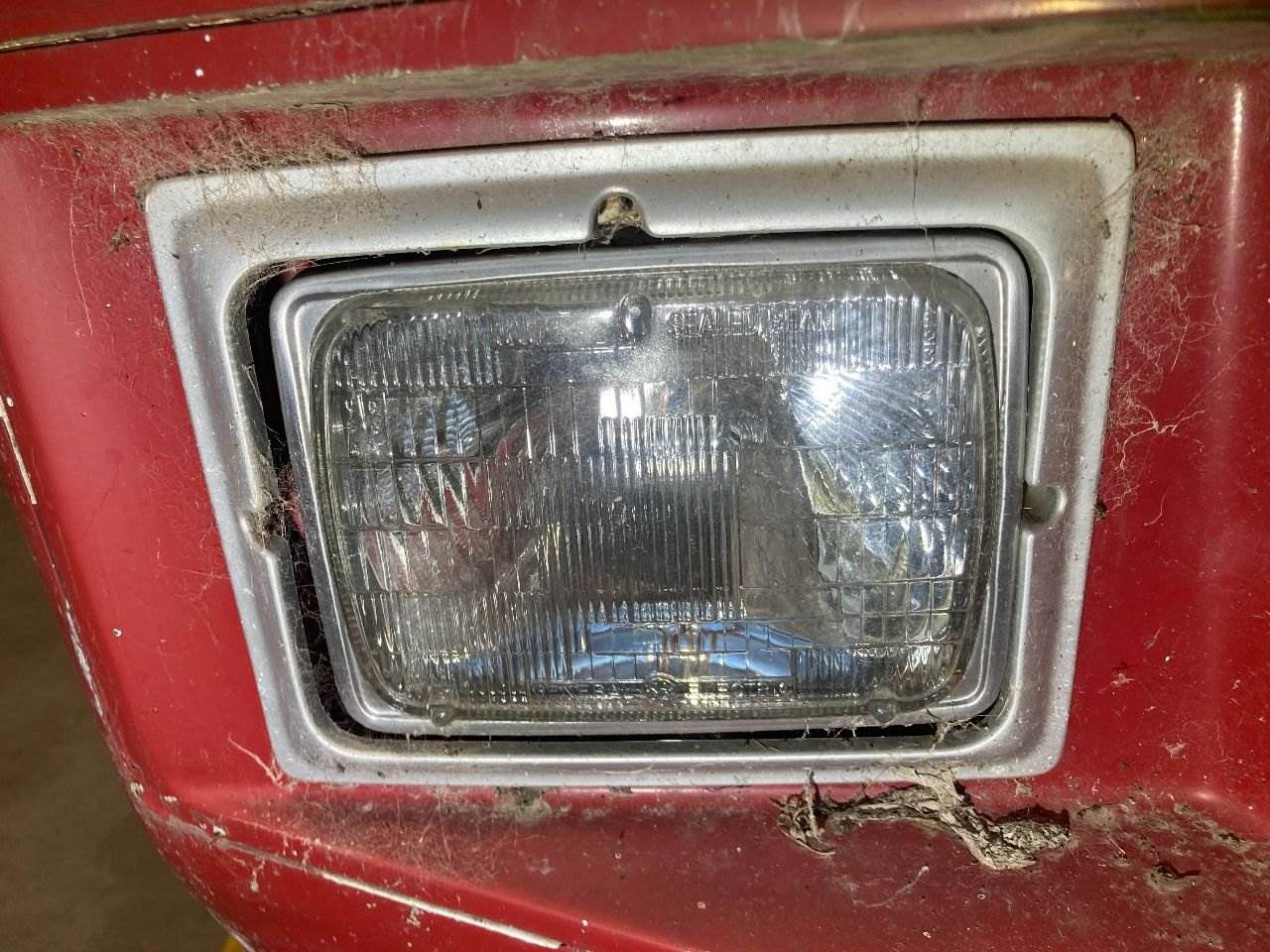 1980 Ford F700 Headlight Assembly for a Ford F700 For Sale Sioux Falls, SD 25308025