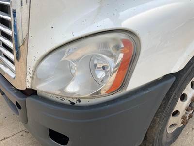 Freightliner Cascadia Headlight Assembly