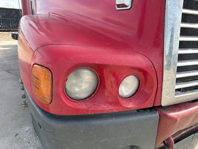 Freightliner Century Class 120 Headlight Assembly for a Freightliner C120 Century
