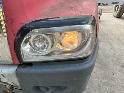 Freightliner Century Class 120 Headlight Assembly for a Freightliner C120 Century