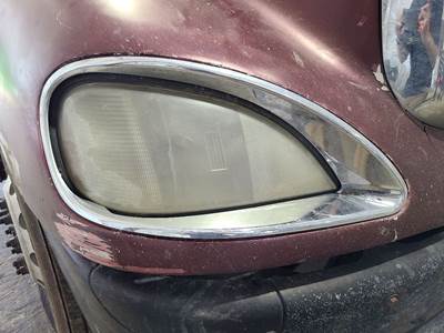 Freightliner Columbia 120 Headlight Assembly