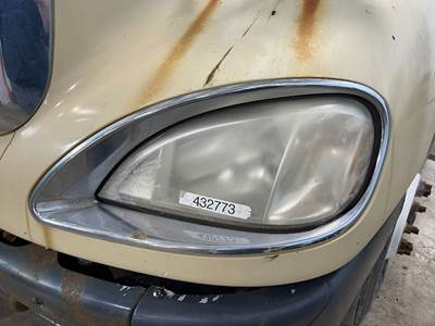 Freightliner Columbia 120 Headlight Assembly