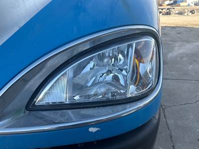 Freightliner Columbia 120 Headlight Assembly