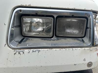 Freightliner FLD112 Headlight Assembly