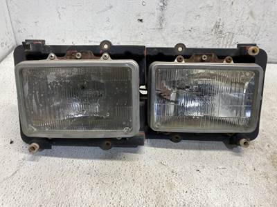 Freightliner FLD120 Headlight Assembly