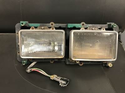 Freightliner FLD120 Headlight Assembly