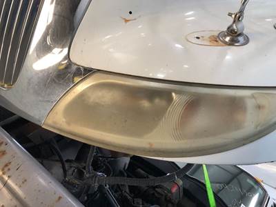 International 4200 Headlight Assembly