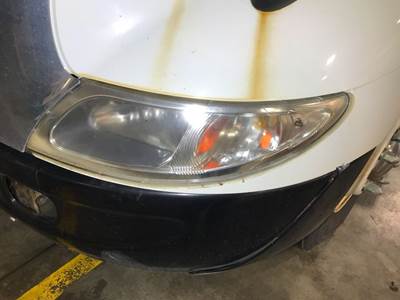 International 8600 Headlight Assembly