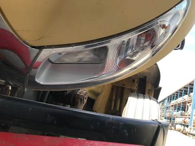 International 8600 Headlight Assembly