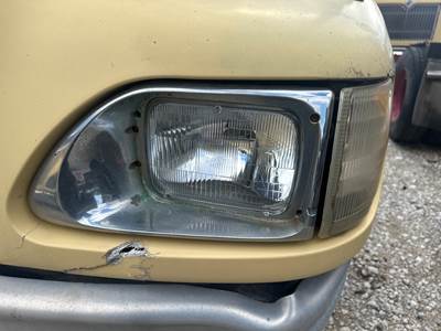 International 9100 Headlight Assembly