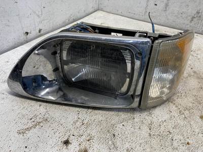 International 9200 Headlight Assembly