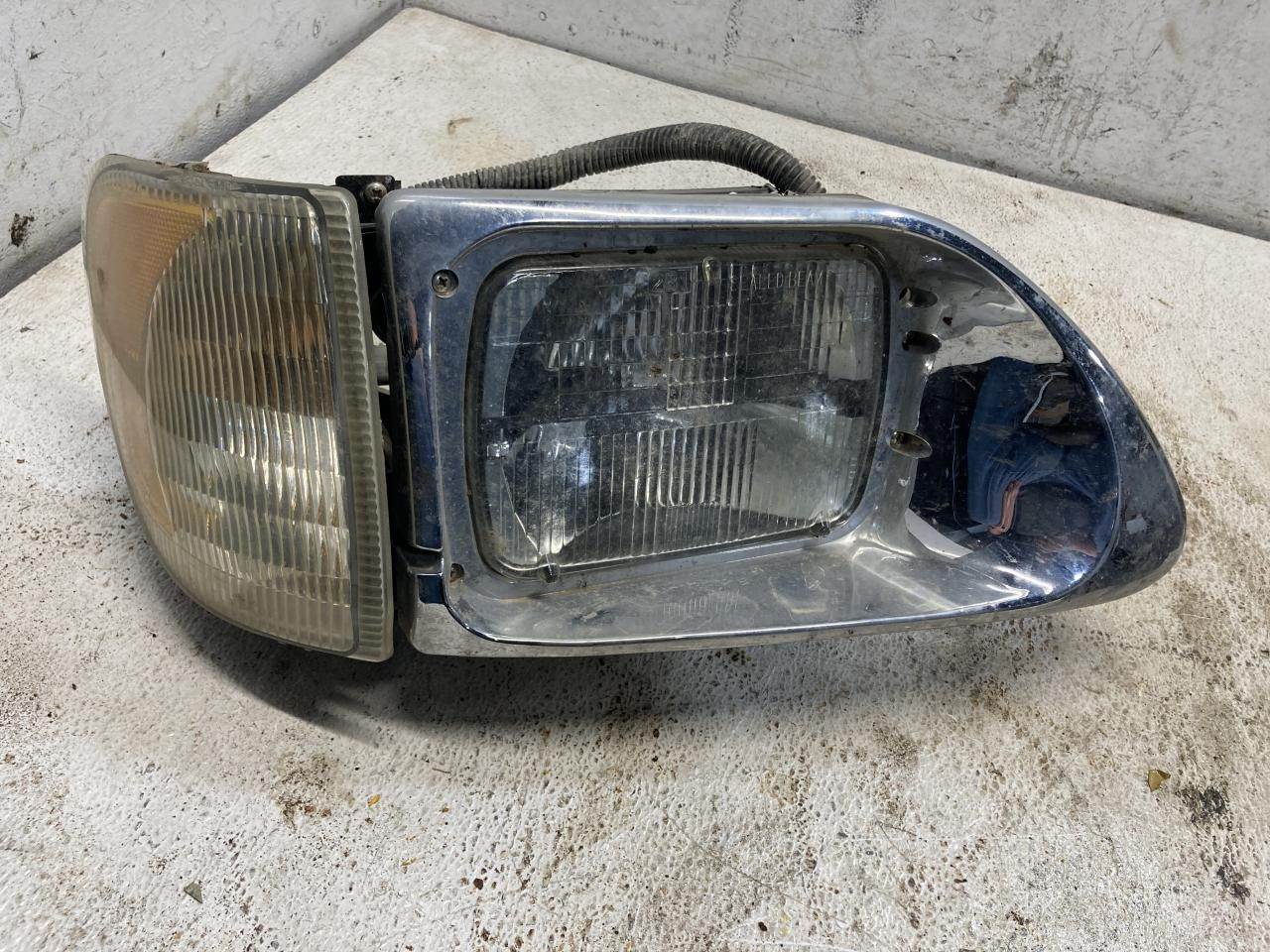 2002 International 9200 Headlight Assembly For Sale Spencer, IA