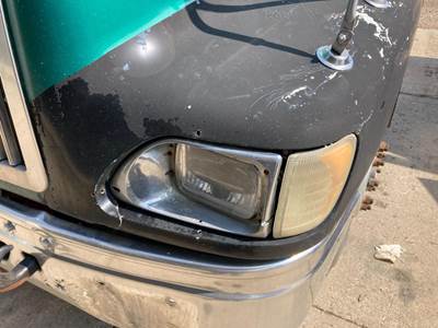 International 9200 Headlight Assembly