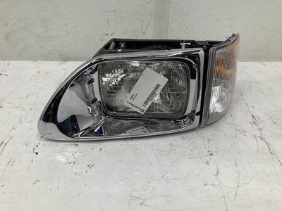 International 9200 Headlight Assembly for a International 9400