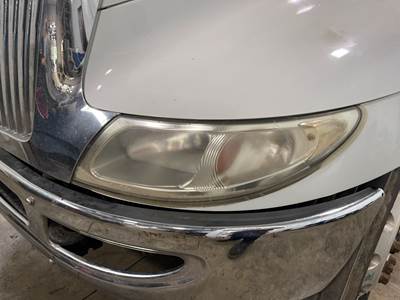 International DuraStar 4300 Headlight Assembly for a International Durastar (4300)