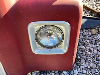 International Loadstar 1800 Headlight Assembly for a International 1800 Loadstar