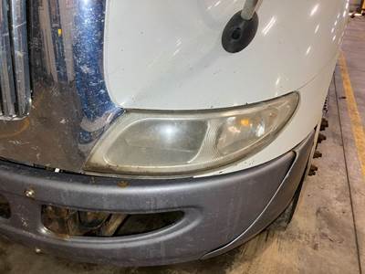 International TranStar 8600 Headlight Assembly for a International Transtar (8600)