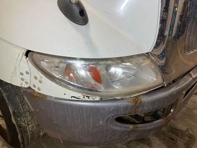 International TranStar 8600 Headlight Assembly for a International Transtar (8600)