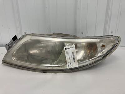 International TranStar 8600 Headlight Assembly for a International Transtar (8600)