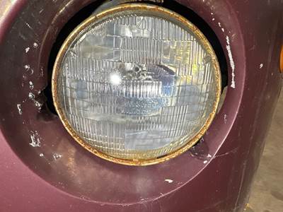 Kenworth T2000 Headlight Assembly