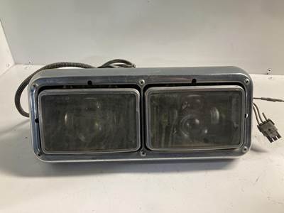 Kenworth T600 Headlight Assembly