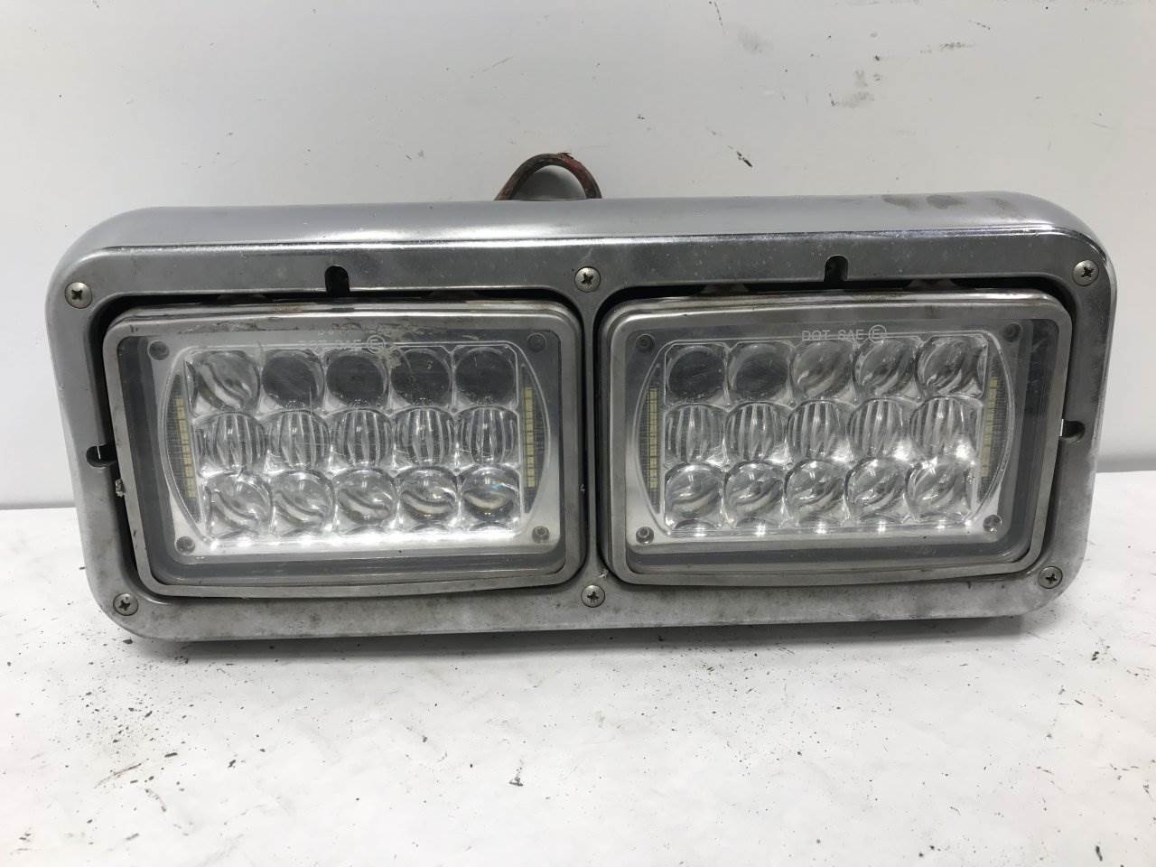 2000 Kenworth T800 Headlight Assembly For Sale Sioux Falls, SD