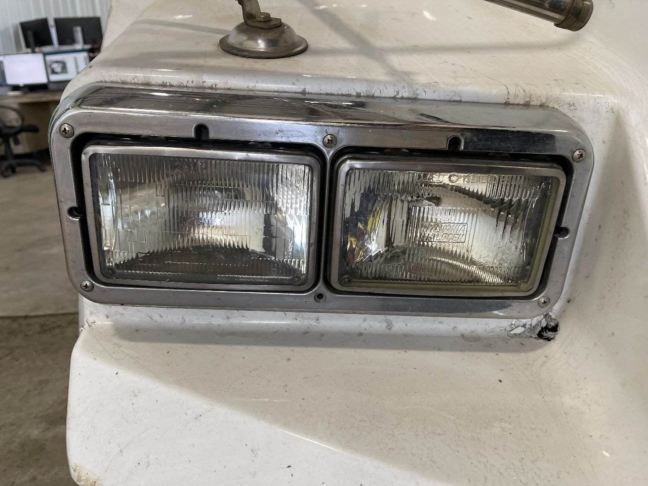 2000 Kenworth T800 Headlight Assembly For Sale Winimac, IN 25298589