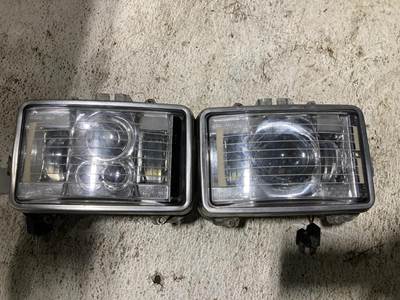 Kenworth T800 Headlight Assembly