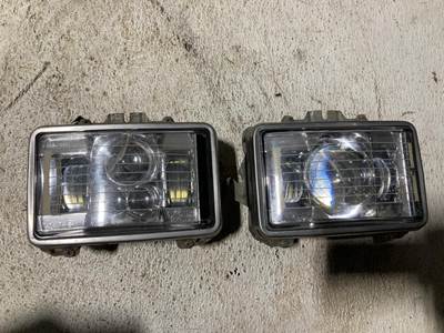 Kenworth T800 Headlight Assembly
