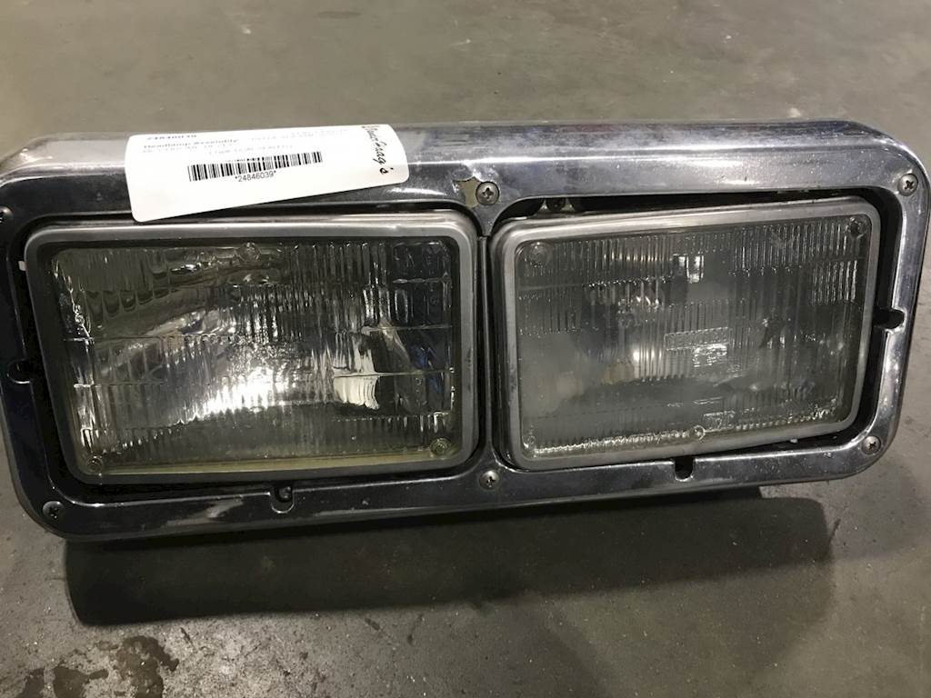 Kenworth W900L Headlight Assembly For Sale Kansas City, MO 24846039