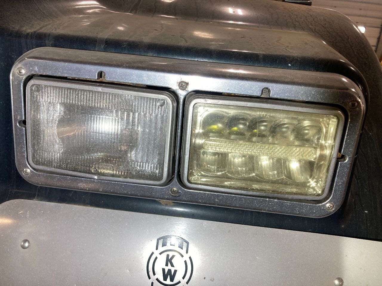 2007 Kenworth W900L Headlight Assembly For Sale Sioux Falls, SD