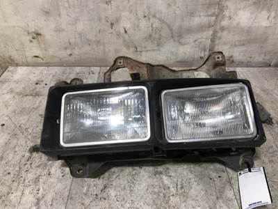 Mitsubishi FH Headlight Assembly