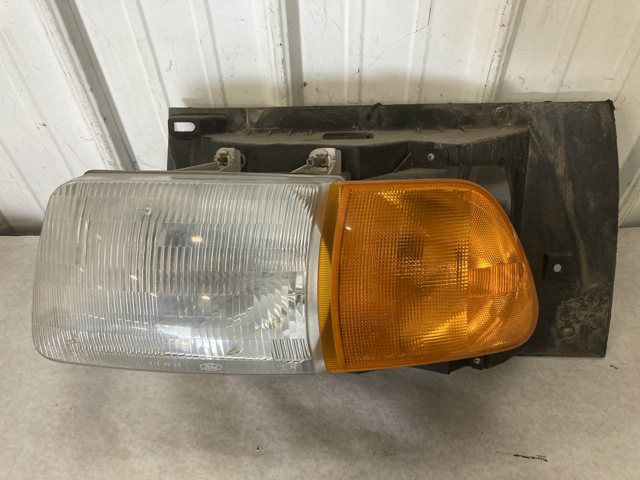 2007 Sterling A9513 Headlight Assembly For Sale Winimac, IN