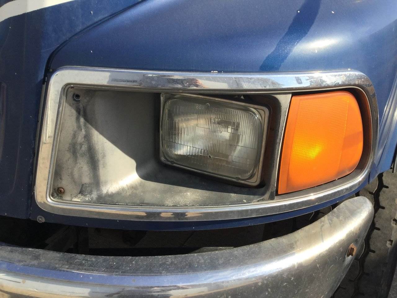 1999 Sterling L9513 Headlight Assembly For Sale Spencer, IA