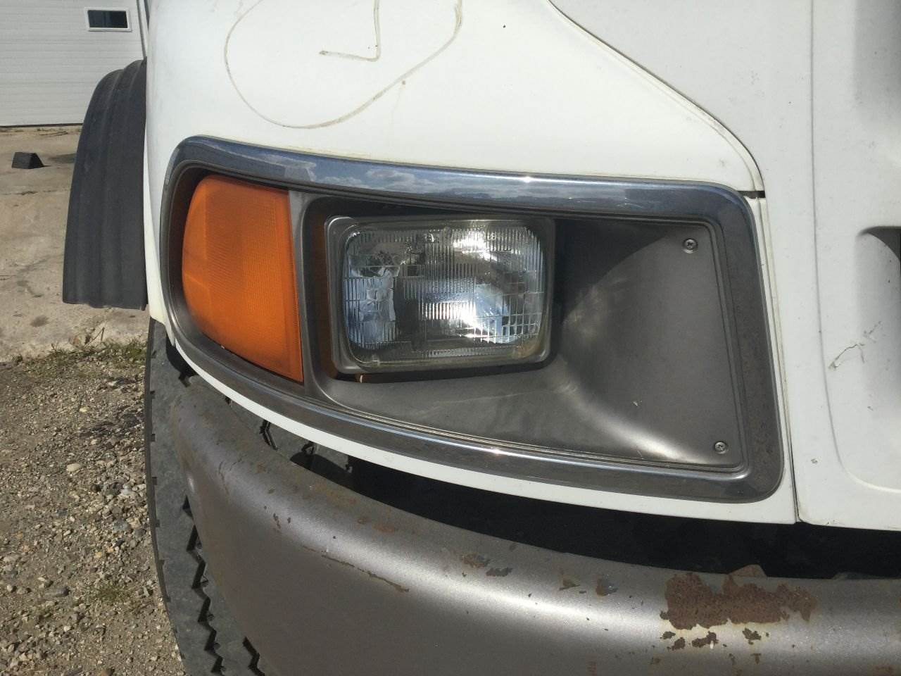 2000 Sterling L9513 Headlight Assembly For Sale Spencer, IA