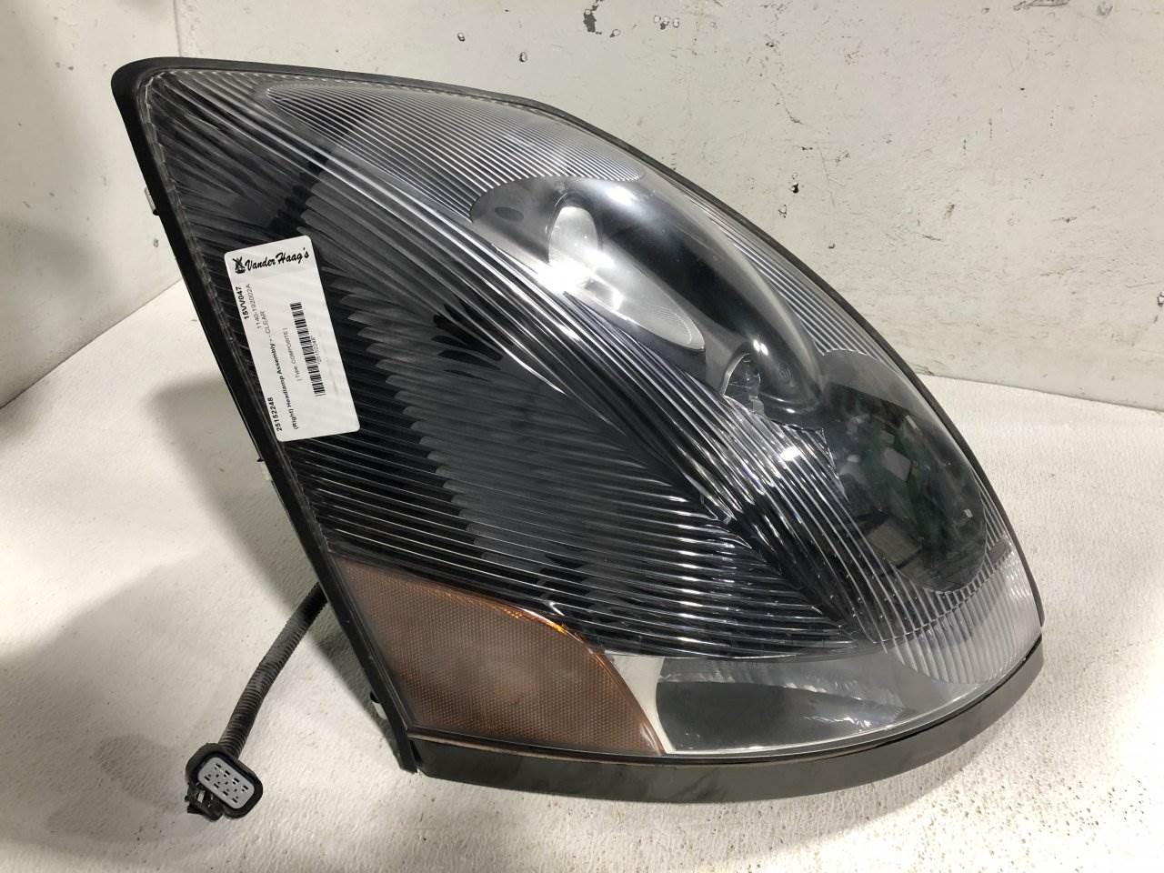 2015 Volvo VNL Headlight Assembly For Sale Spencer, IA 25152248