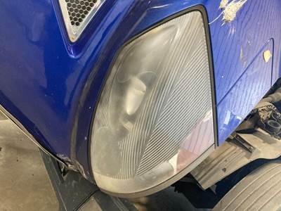 Volvo VNL Headlight Assembly