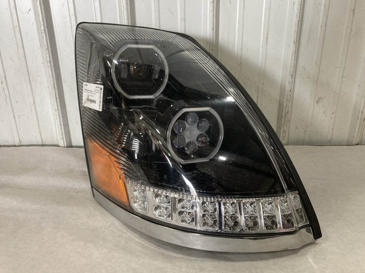 2006 Volvo VNL Headlight Assembly For Sale Winimac, IN 25444603