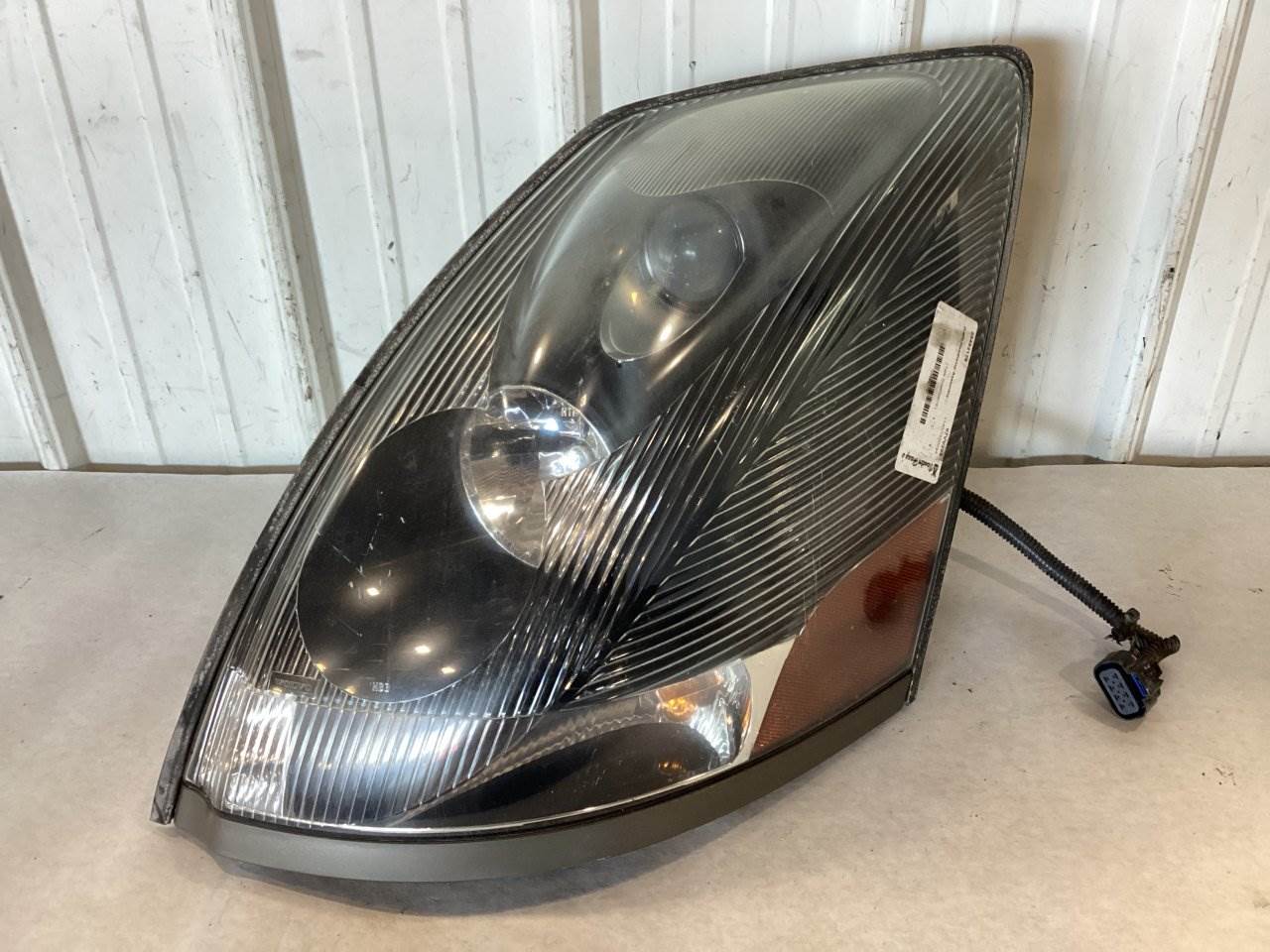 2007 Volvo VNL Headlight Assembly For Sale Winimac, IN 25492176