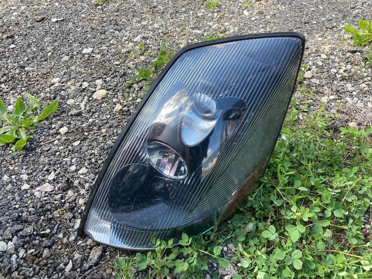 2006 Volvo VNL Headlight Assembly For Sale Spencer, IA 25439267