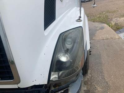 Volvo VNL Headlight Assembly