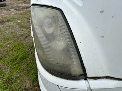 Volvo VNL Headlight Assembly