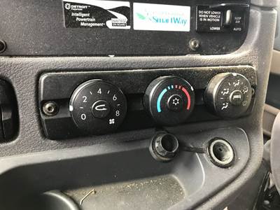 Freightliner Cascadia Heater / AC Temp Control