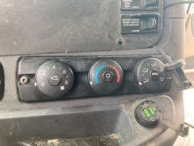 Freightliner Cascadia Heater / AC Temp Control