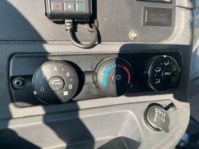 Freightliner Cascadia Heater / AC Temp Control