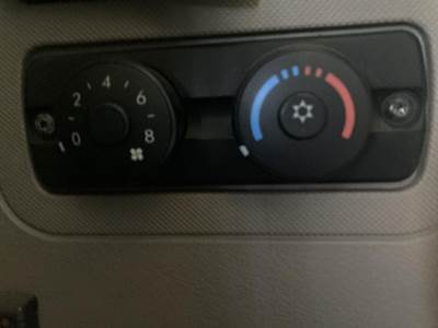 Freightliner Cascadia Sleeper Controls
