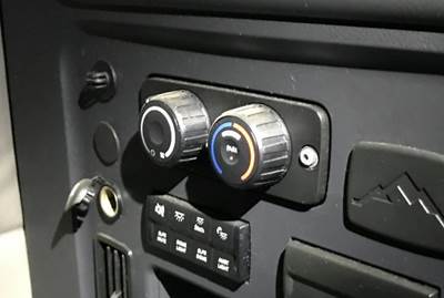 Freightliner Cascadia Sleeper Controls